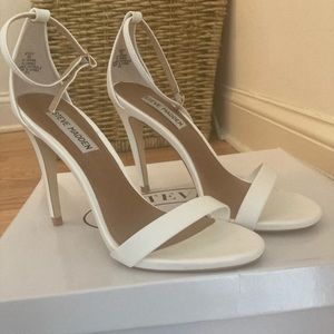 Steve Madden White heels size 7.Excellent condition worn one time